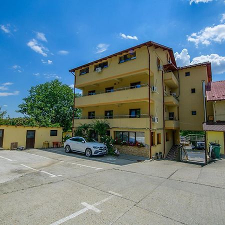 Pensiunea Domneasca Piteşti Exteriör bild