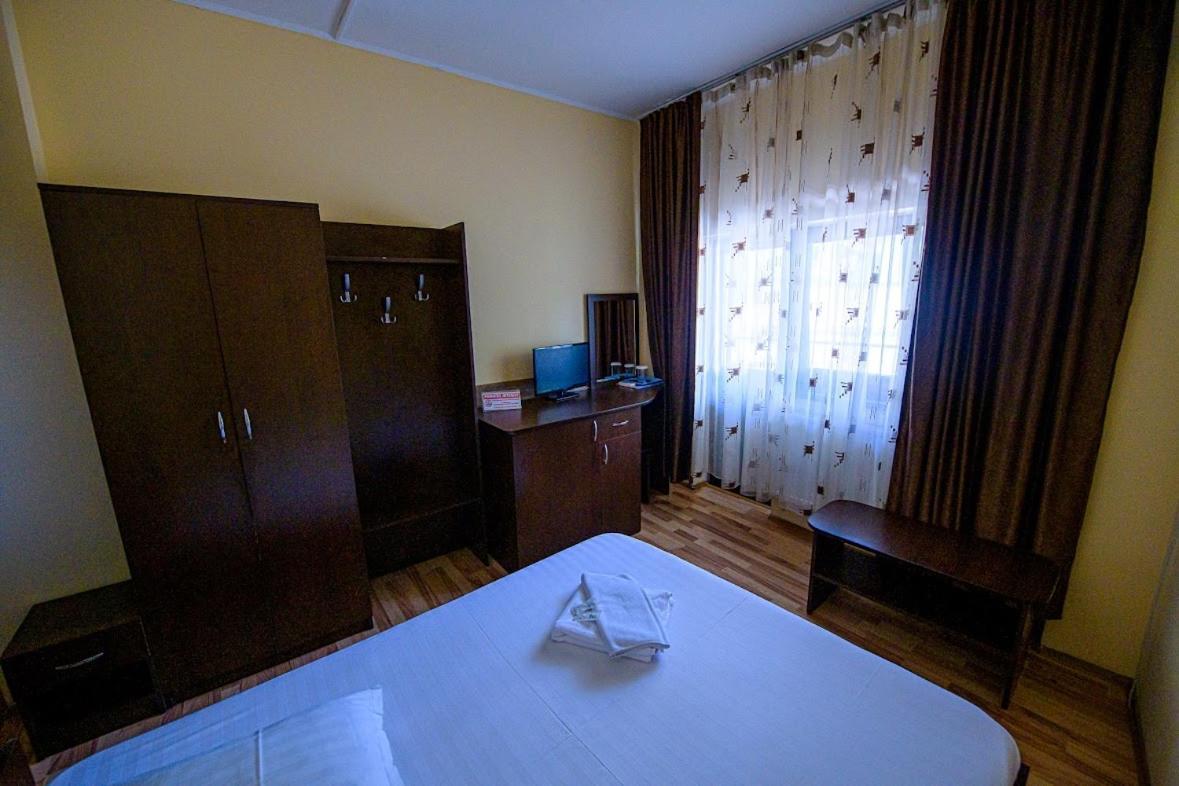 Pensiunea Domneasca Piteşti Exteriör bild