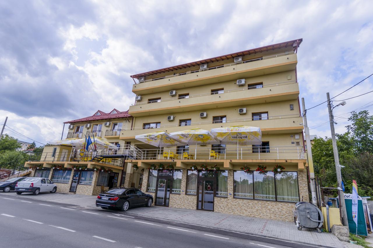 Pensiunea Domneasca Piteşti Exteriör bild